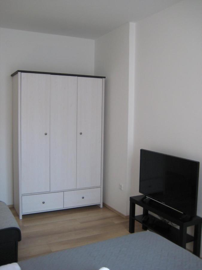 Peninsula Apartment *